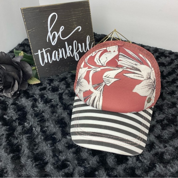 Roxy Trucker Hat - Picture 2 of 6